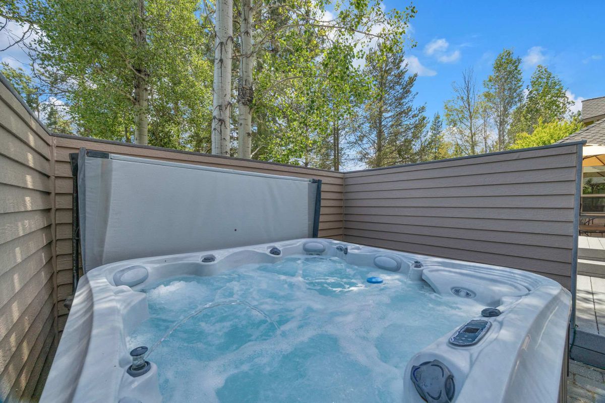 hot tub of Sunriver vacation rental